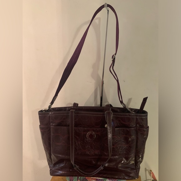 Coach signature Oversized Plum multi pockets tote adjustable shoulder st… - Picture 13 of 16